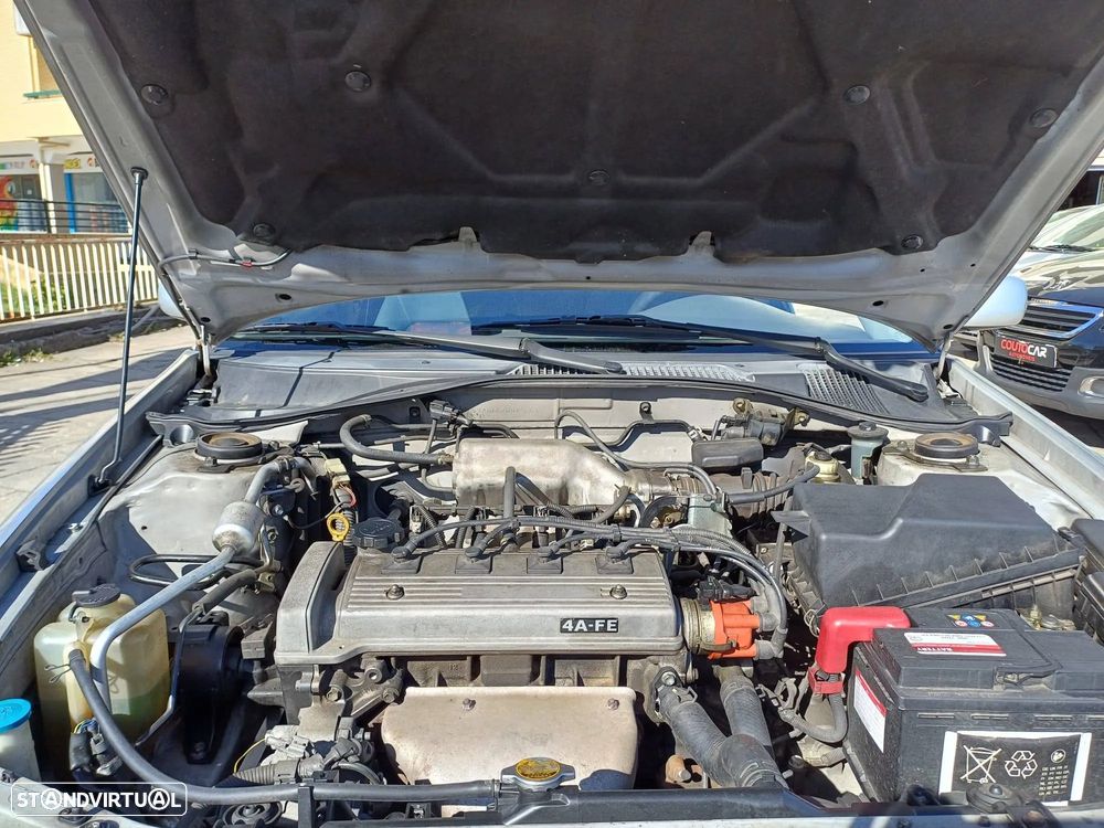 Toyota Avensis Sedan 1.6 Terra JE - 13