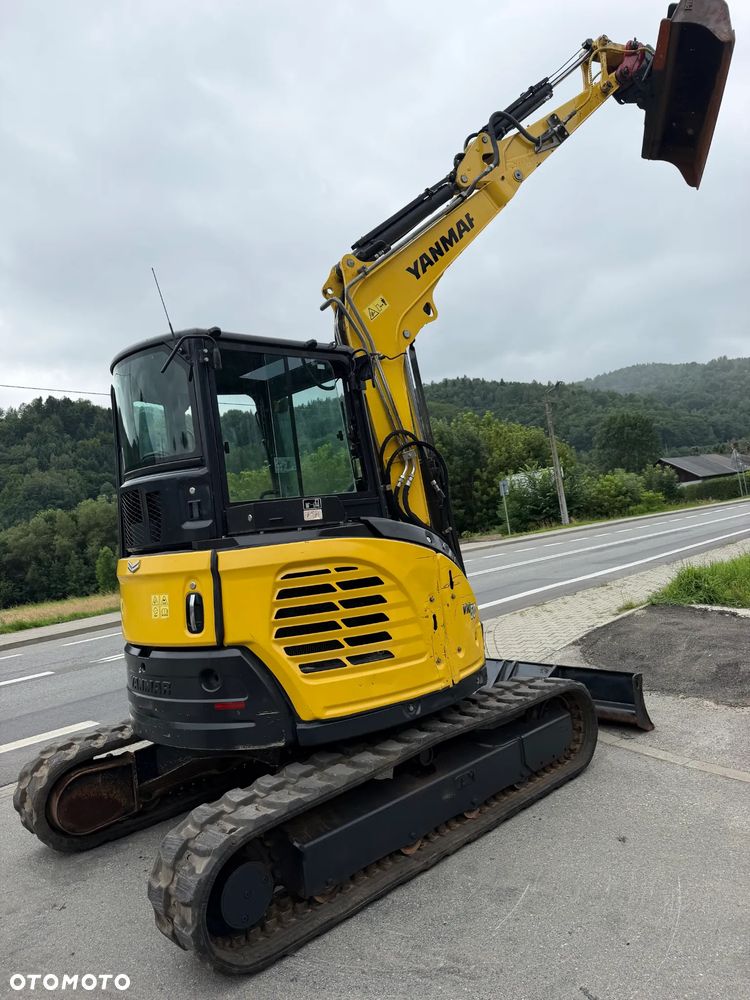 Yanmar VIO50-6A Koparka Gąsienicowa 5 ton jak Nowa z Salonu 2018 rok. 1900 mtg. Szybko-złącze. Łyżka uchylna Hydraulicznie. 3 łyżki Oryginalne skandynawskiego typu. Yanmar silnik 4 cylindry! Maszyna z Norwegii. DEKRA 2026rok AKTUALNA! Dokumentacja! Pompa ON. ani deka luzów i wycieków! OKAZJA Linia Hydr. Plus. Długie ramię PLUS. Oświetlenie LED. Gąski bardzo ładne. Wielka Okazja! Pełne sterowanie z dżojstików!! - 35