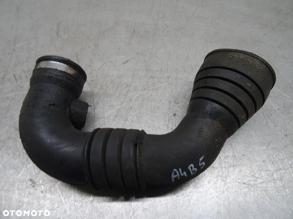 AUDI A4 B5 KOMBI 1.9 TDI RURA PRZEWÓD INTERCOOLERA 8D0129615A - 1