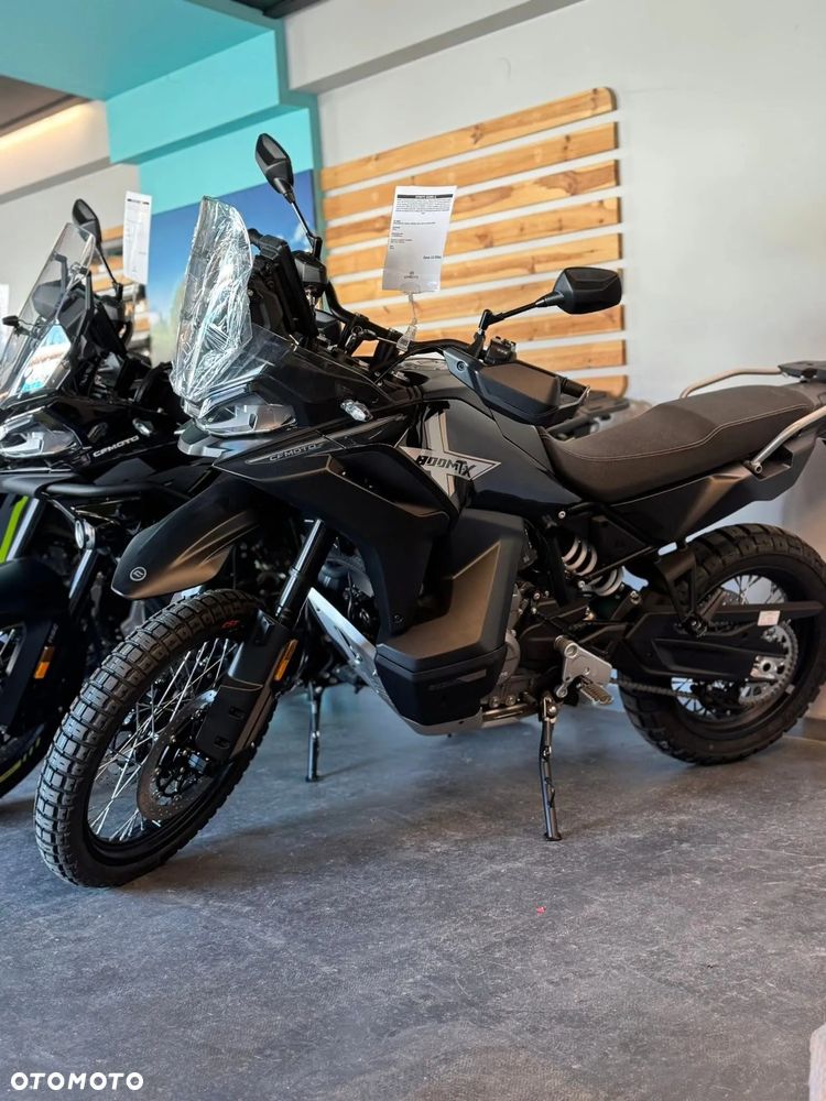 CFMoto MT - 9