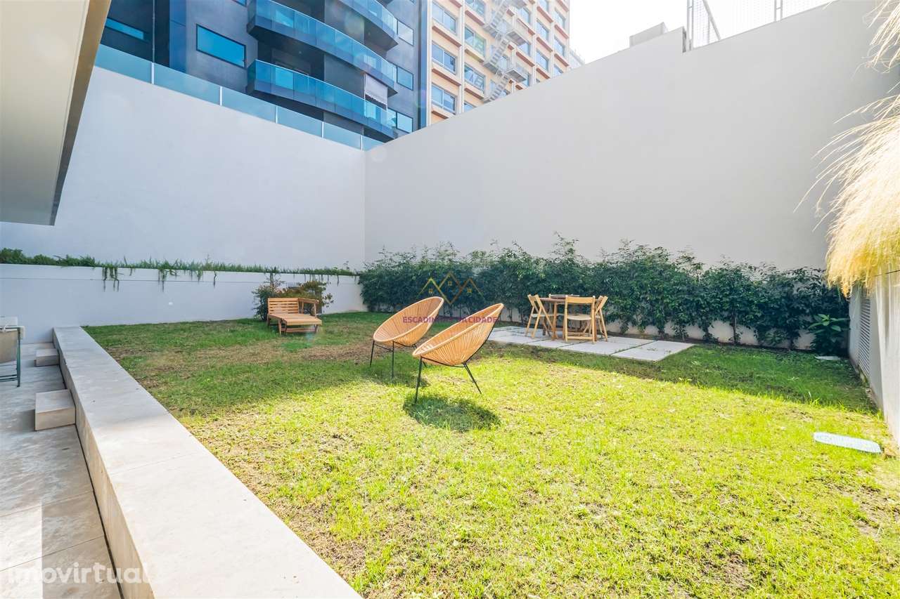 Exclusivo T3 com Terraço de 154 m² no Campo Pequeno | Um Refúgio no Co - Grande imagem: 2/60