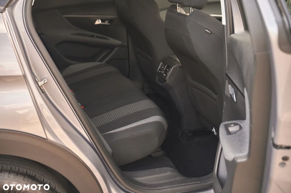 Peugeot 3008 PureTech 130 Stop & Start GPF Allure - 24