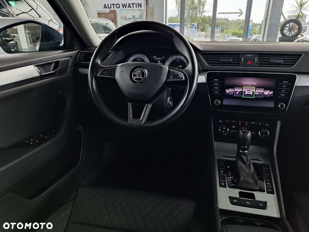 Skoda Superb 2.0 TDI Style DSG - 24