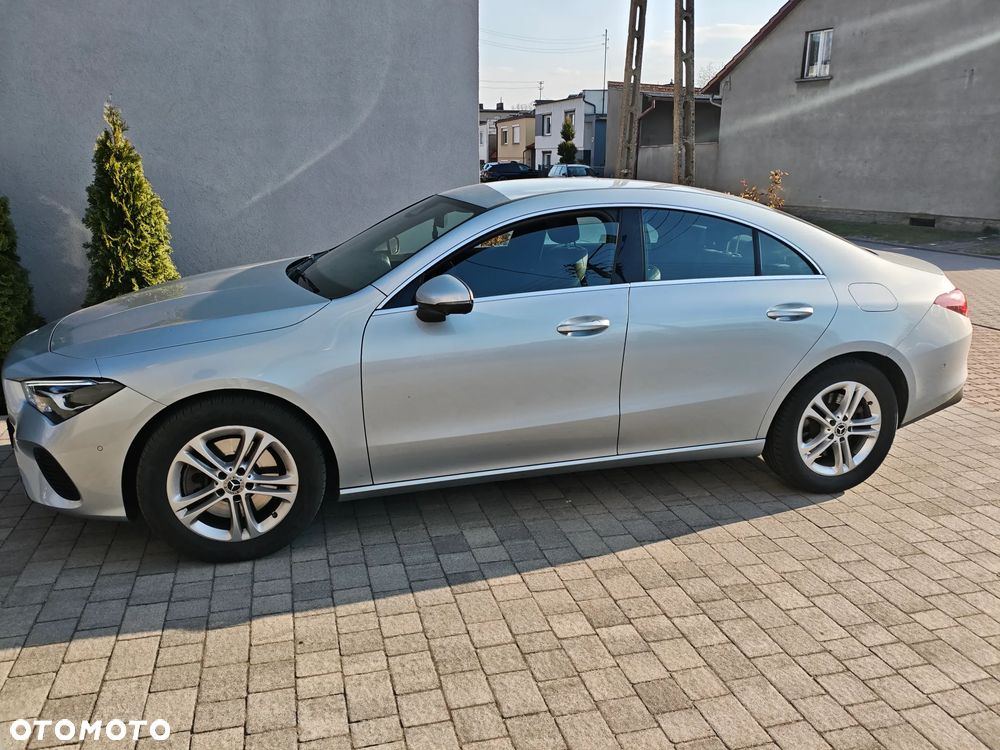 Mercedes-Benz CLA 250 e 8G-DCT Special Edition - 19