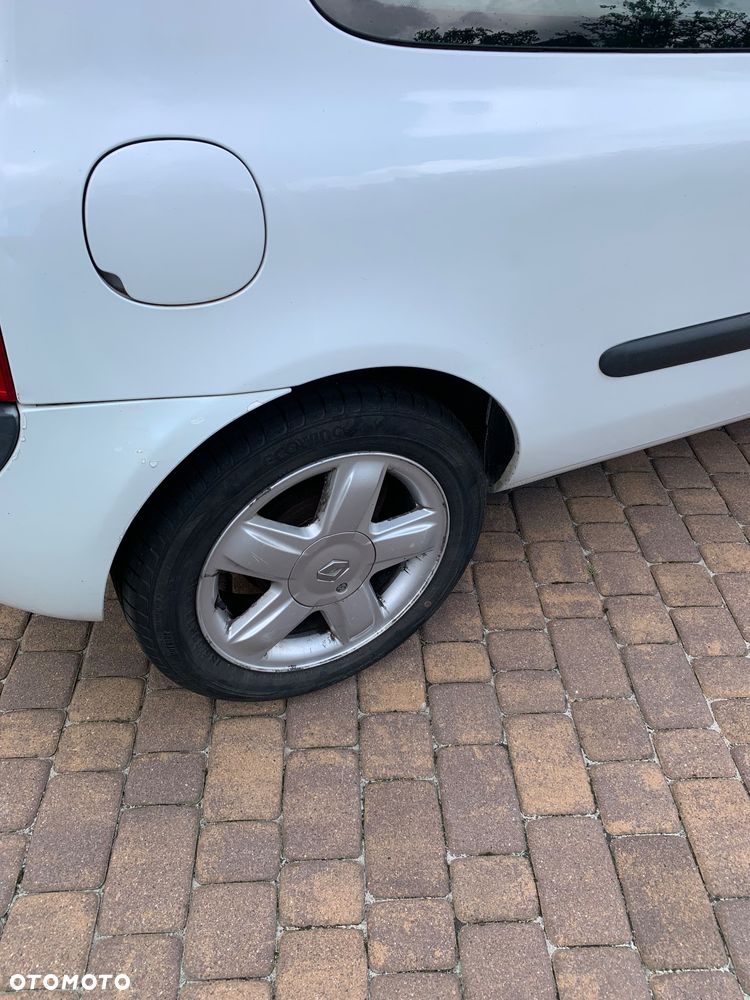 Renault Clio - 16
