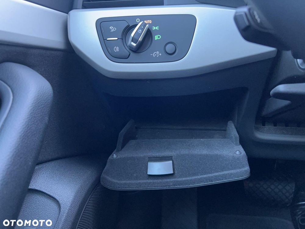 Audi A4 Limousine - 21