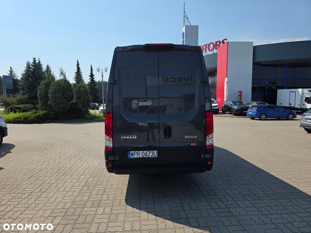 Iveco 35S18 Chłodnia Izoterma Furgon Maxi Izolowany Blaszak Krajowy 3l 180KM Ledy Nawigacja - 15