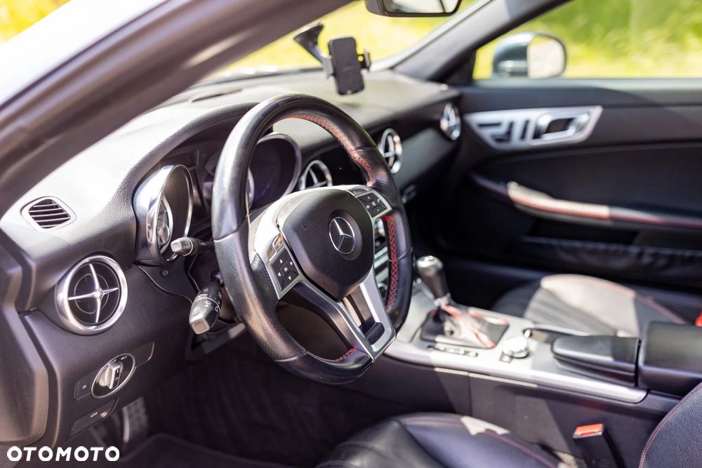 Mercedes-Benz SLK 250 CGI - 15
