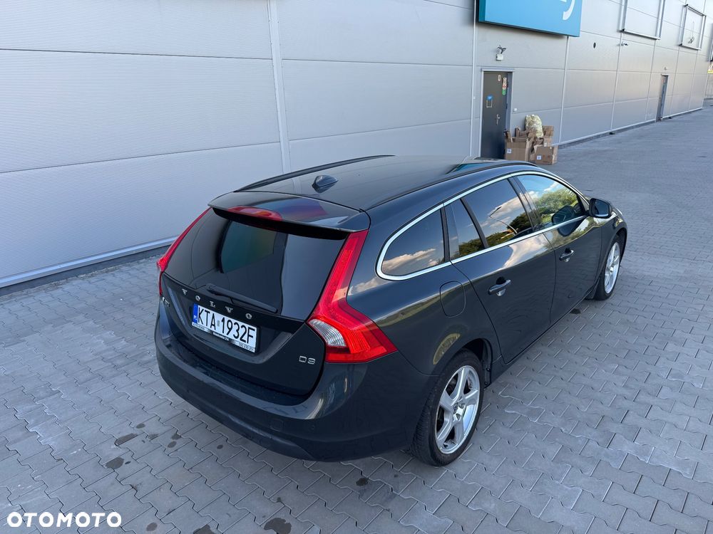 Volvo V60 D3 Momentum - 10