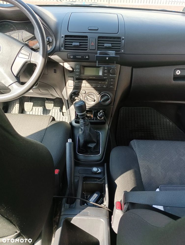 Toyota Avensis 2.0 D-4D Sol - 15