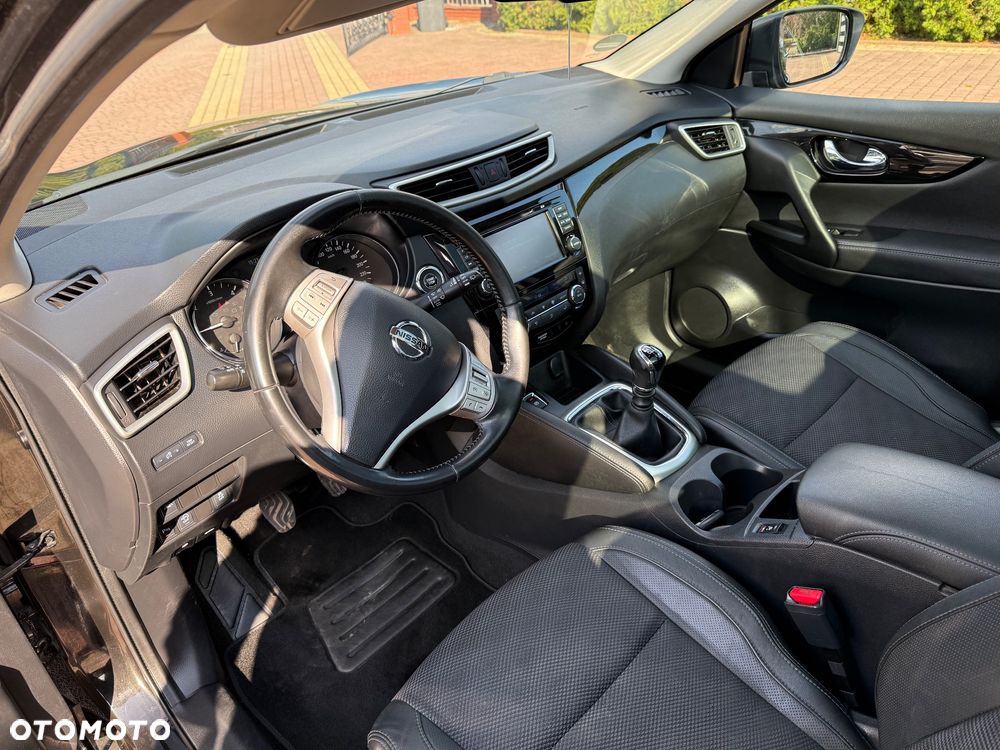 Nissan Qashqai 1.6 dCi DPF tekna - 16