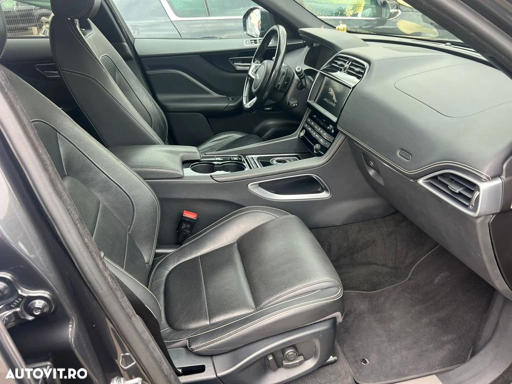 Jaguar F-Pace 20d AWD Aut. R-Sport - 25