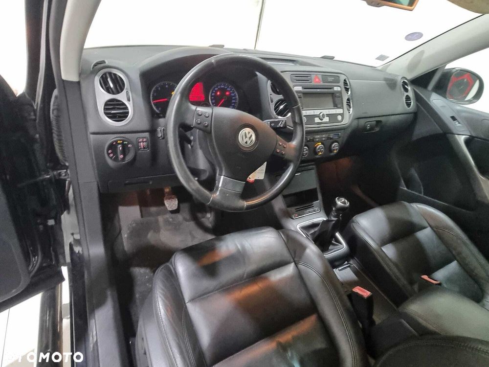 Volkswagen Tiguan - 17