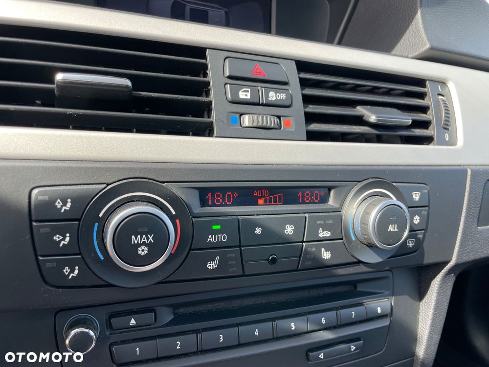 BMW Seria 3 320d xDrive DPF - 39