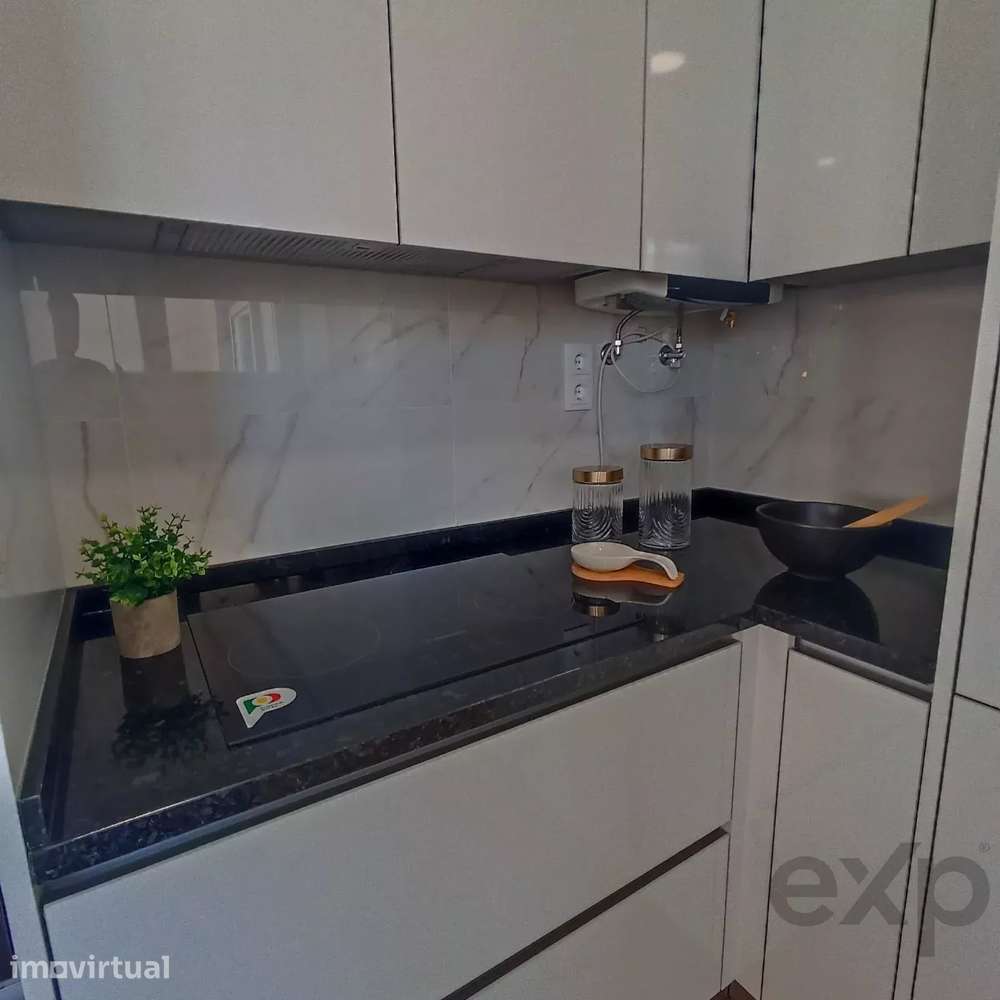 Oportunidade Única em Benfica! Apartamento T3 Totalmente Renovado - Grande imagem: 2/5