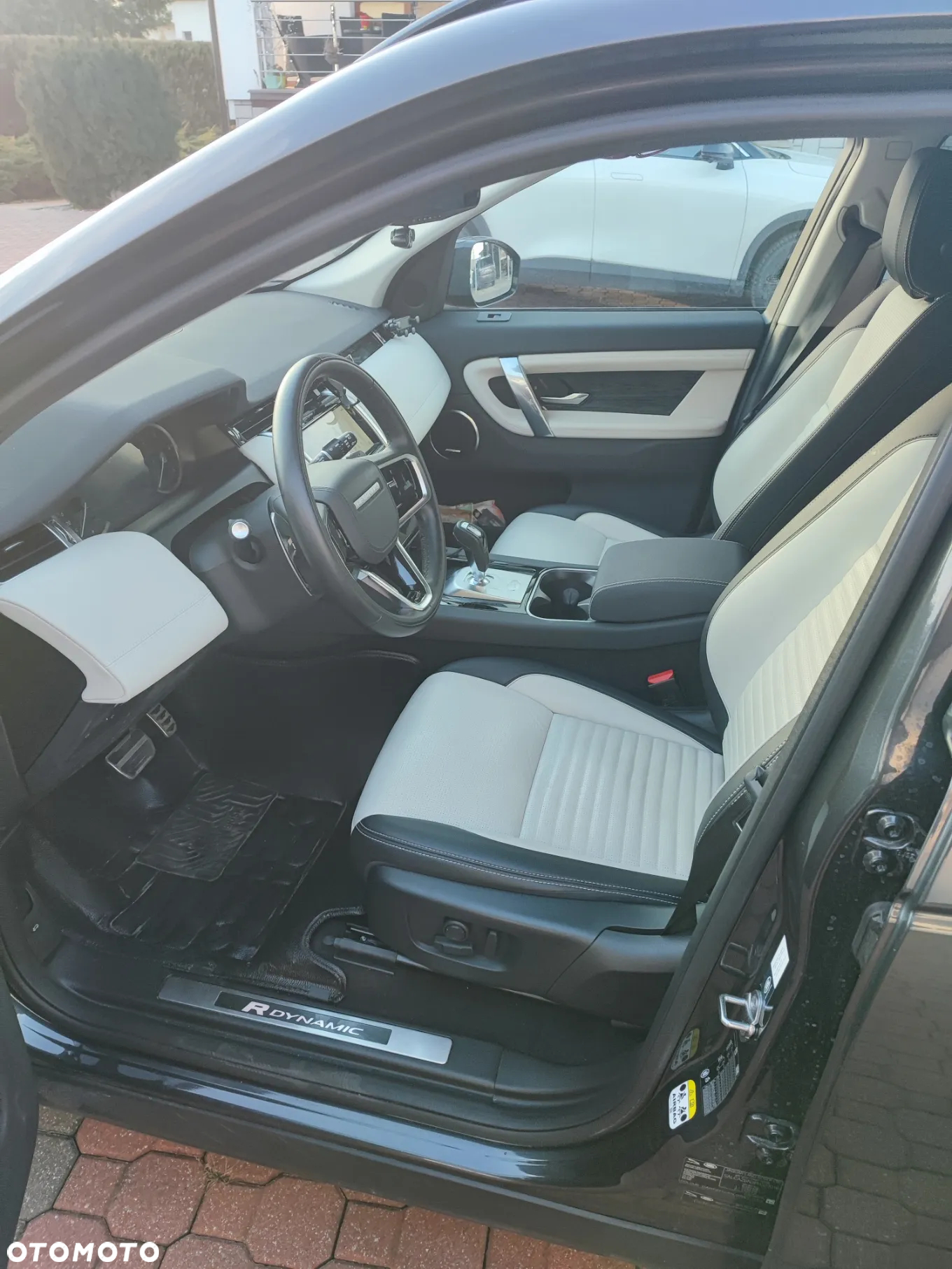 Land Rover Discovery Sport - 8