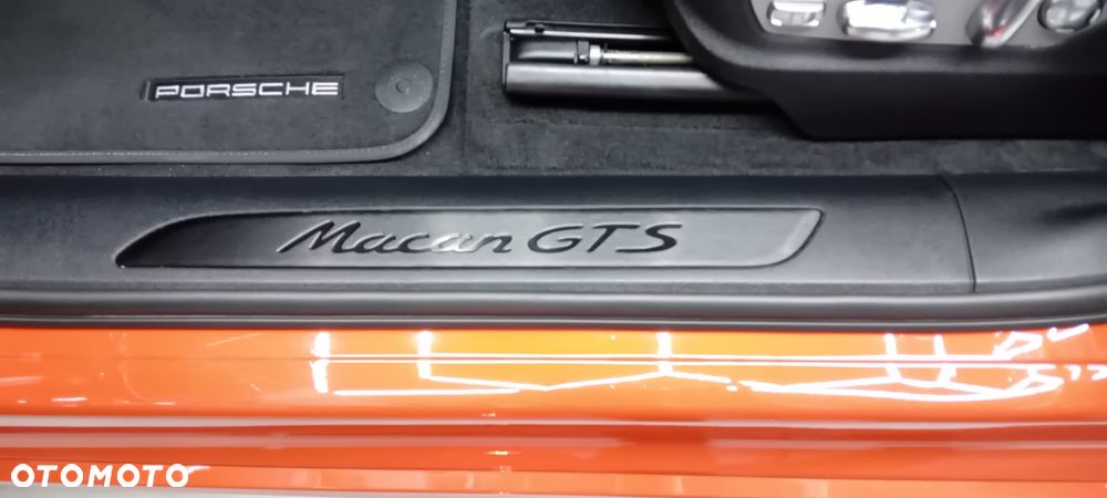 Porsche Macan - 24