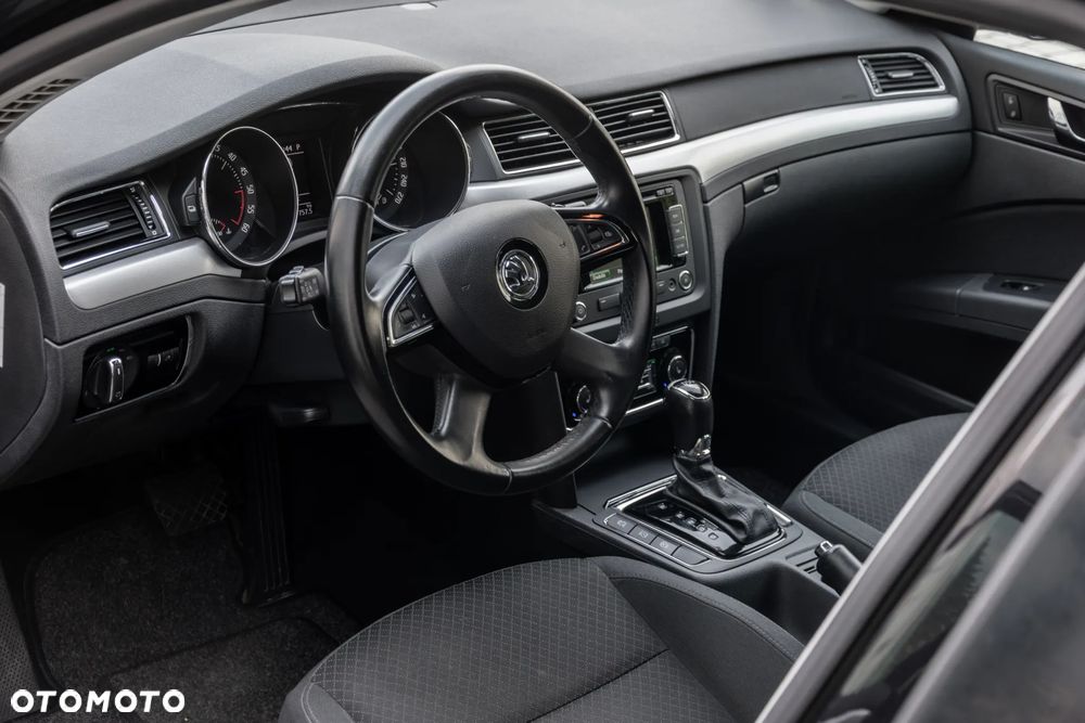 Skoda Superb 2.0 TDI Ambition DSG - 7