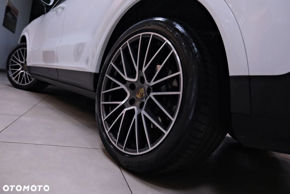 Porsche Cayenne Platinum Edition - 14