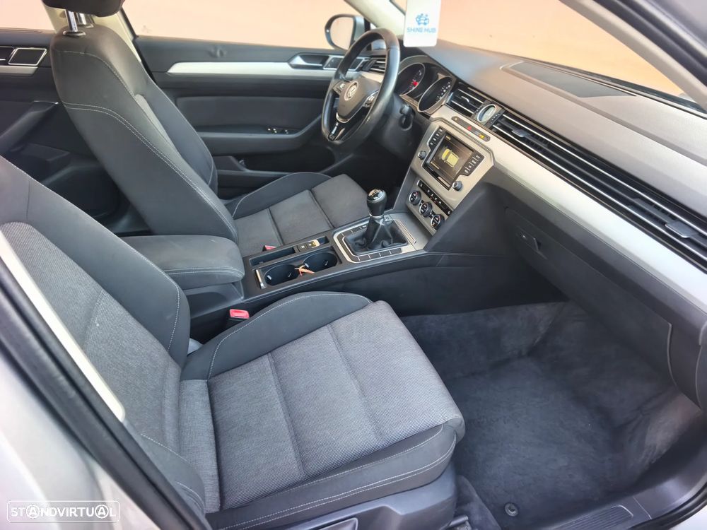 VW Passat Variant 1.6 TDI BlueMotion - 13
