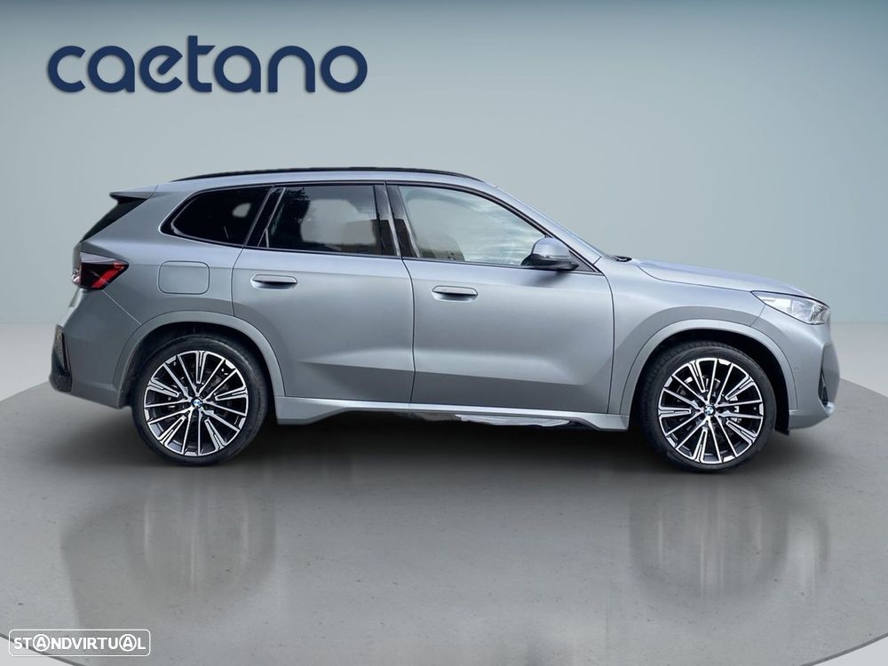 BMW iX1 eDrive20 Pack Desportivo M - 22