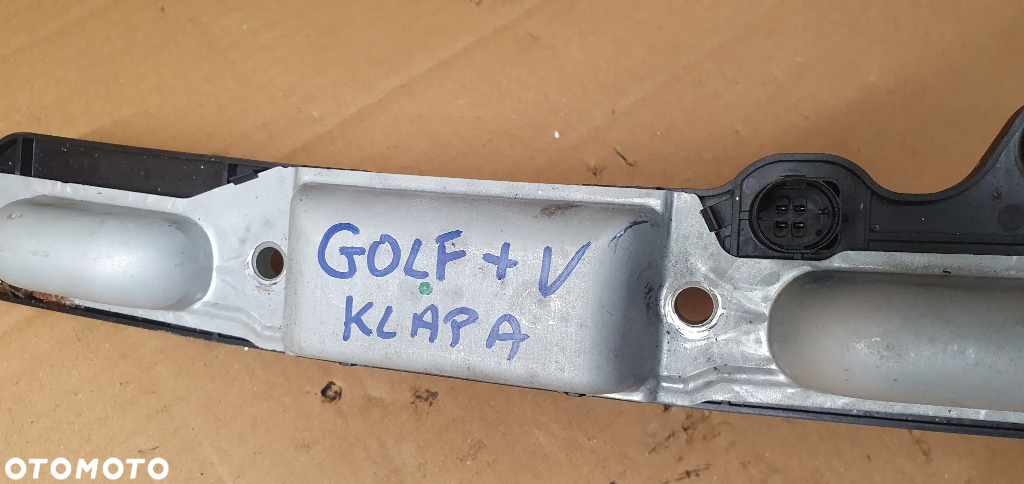 Blenda klapy bagażnika mikrostyk podświetlenie VW Golf V Plus 1T0827574C - 9