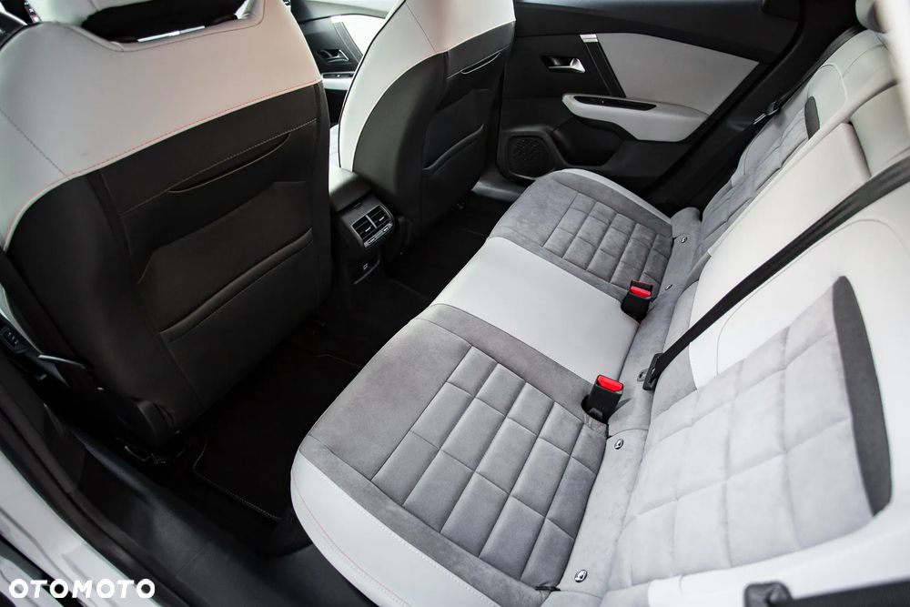 Citroën C4 1.2 mHEV Max eDCT6 - 32