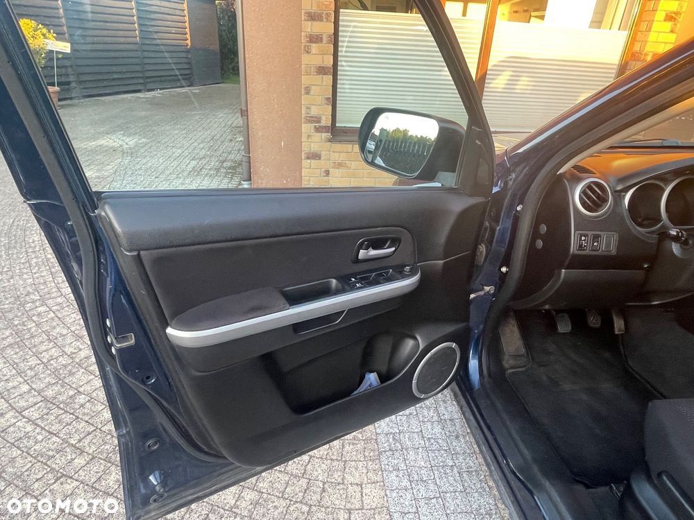 Suzuki Grand Vitara 2.0 De luxe - 19