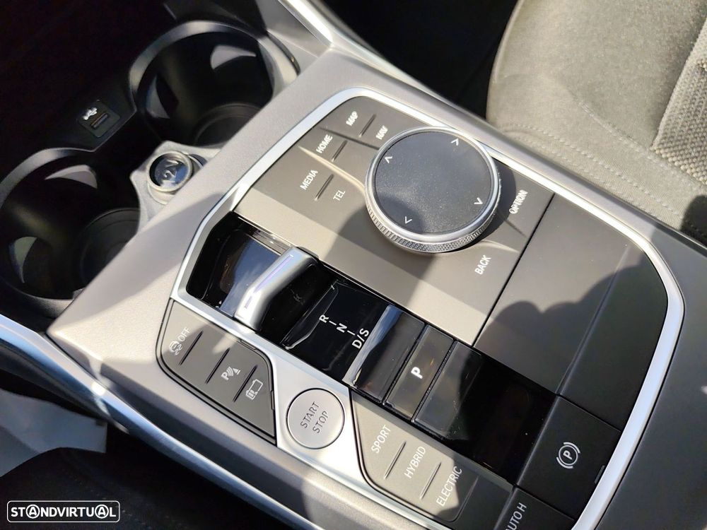 BMW 330 e Auto - 17