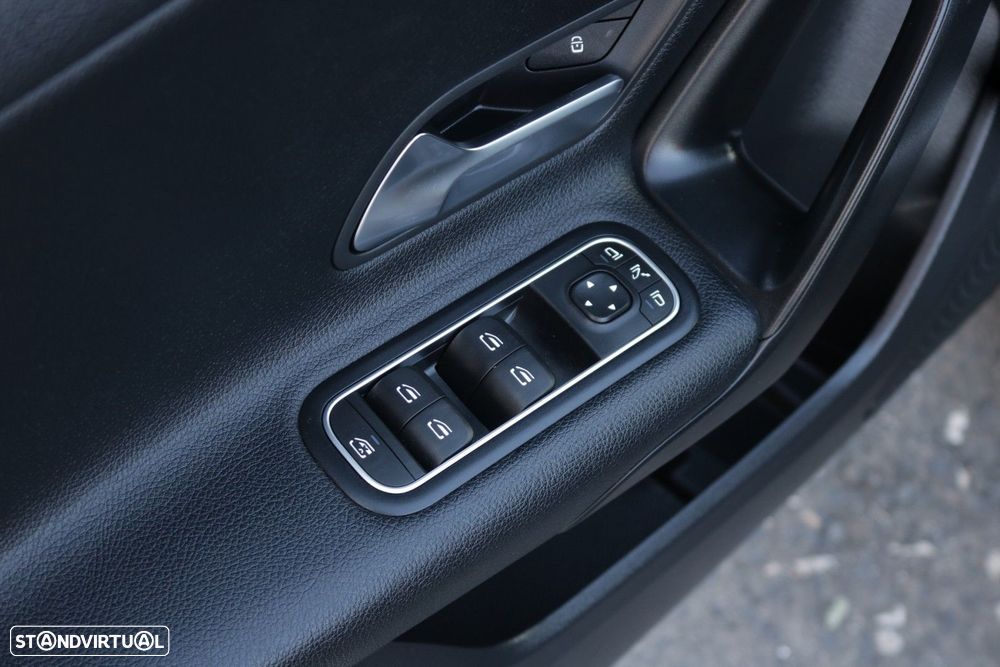 Mercedes-Benz A 180 d Style Plus Aut. - 32