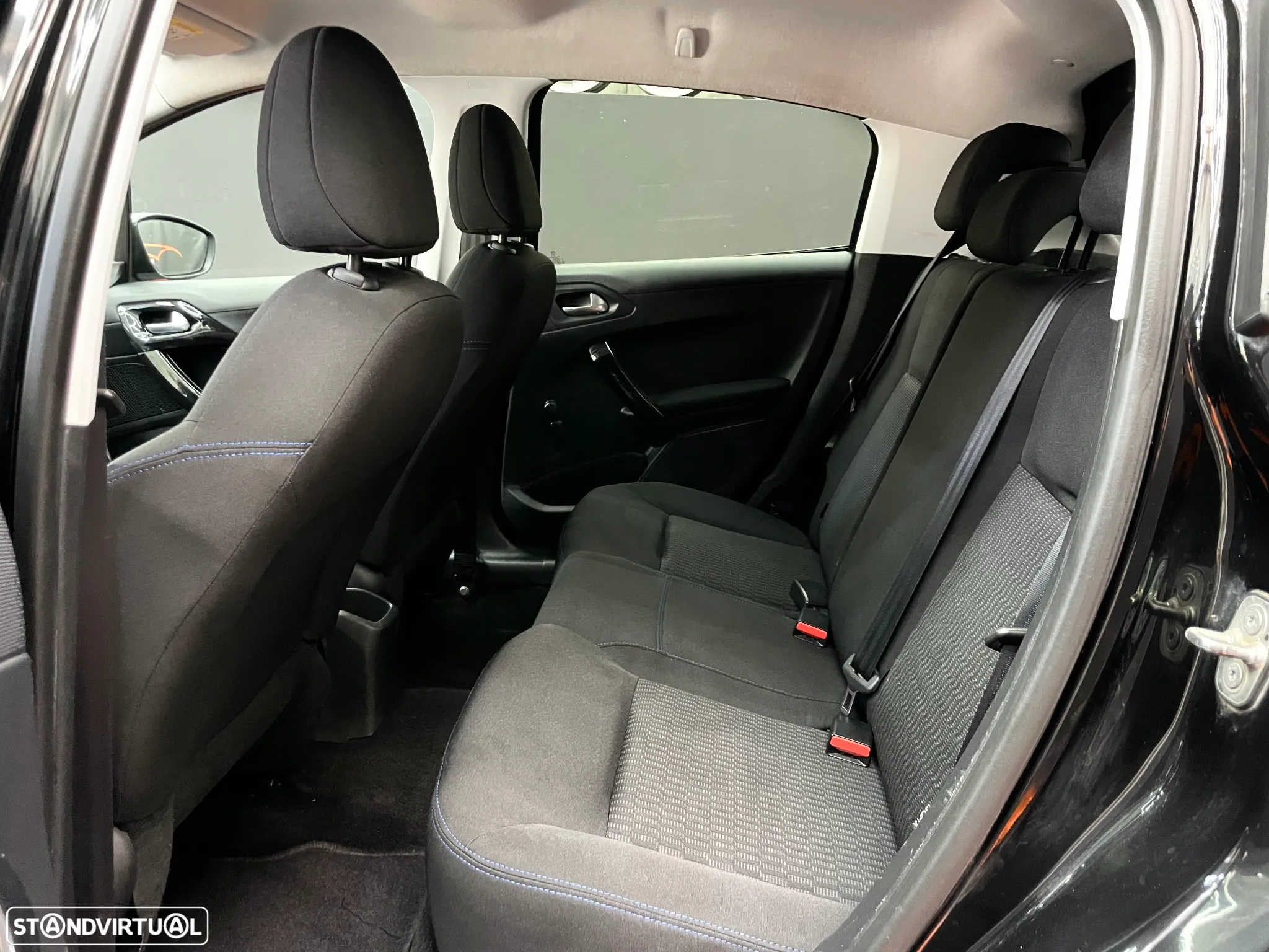 Peugeot 208 1.2 PureTech Style - 4