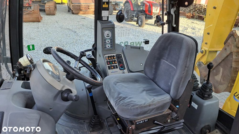 Komatsu WB93R - 8