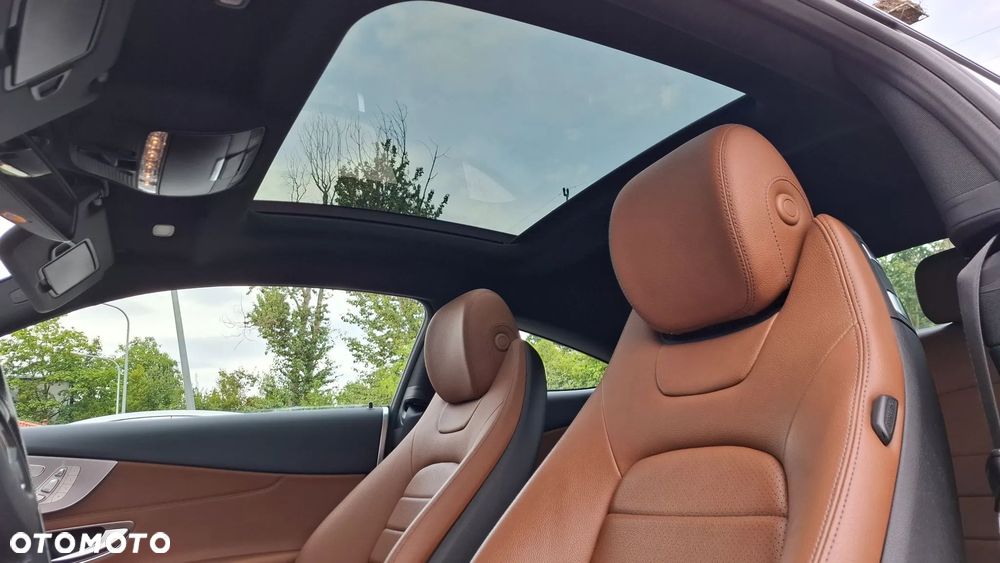Mercedes-Benz Klasa C 300 9G-TRONIC - 18
