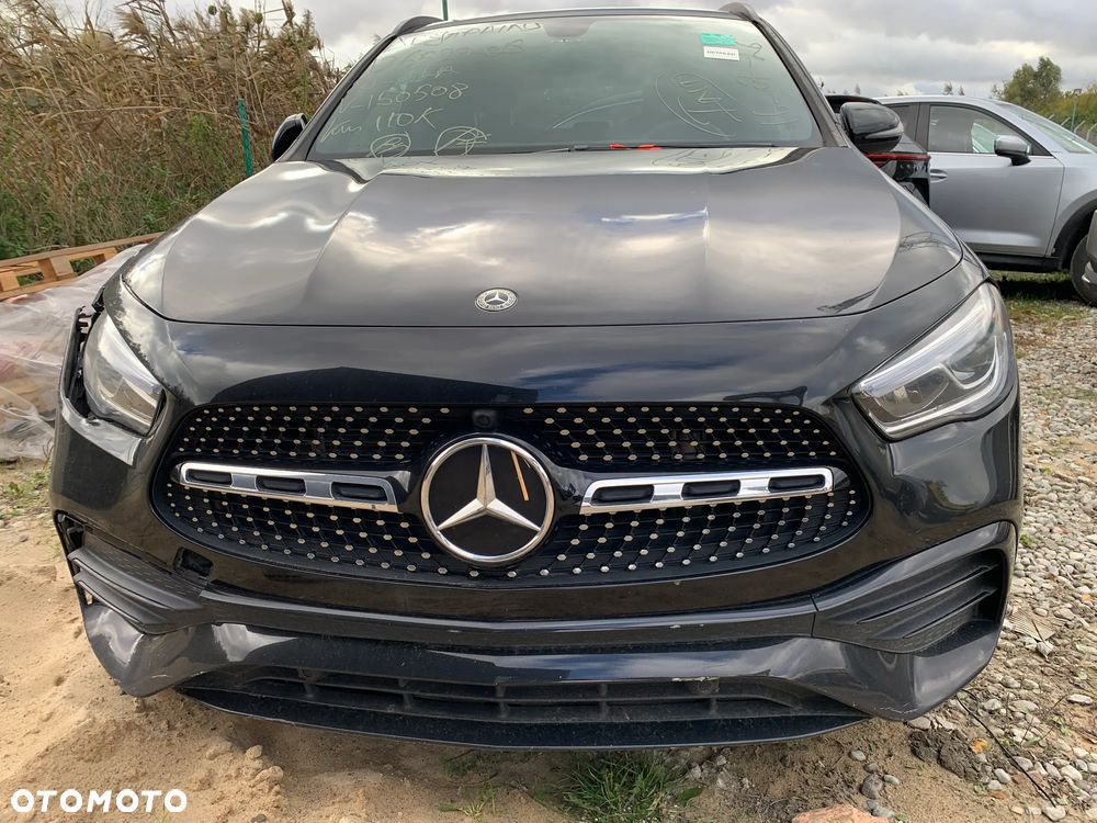 Mercedes-Benz GLA - 2