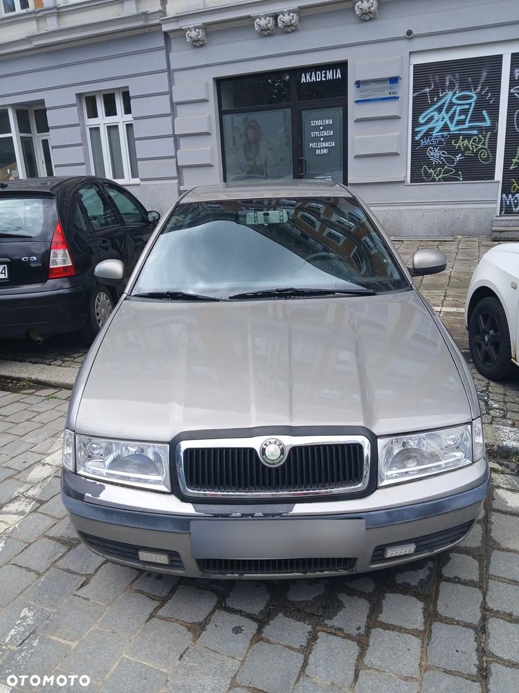 Skoda Octavia 1.6 Tour Classic - 4