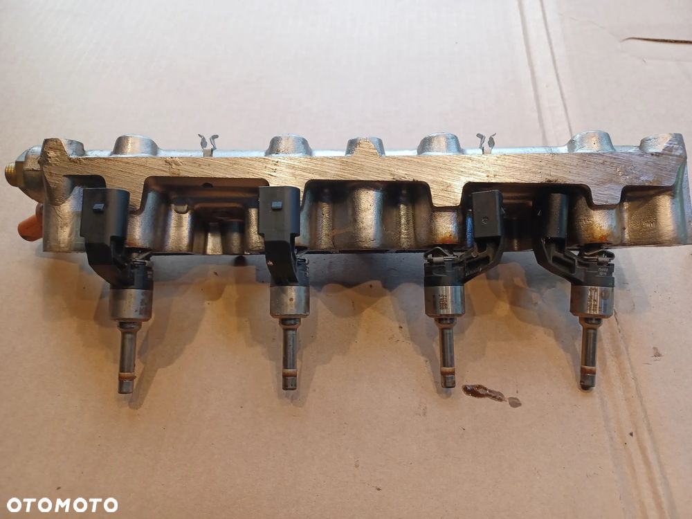 LISTWA WTRYSKOWA WTRYSKI VW 1.4 TSI 03C906036F - 1