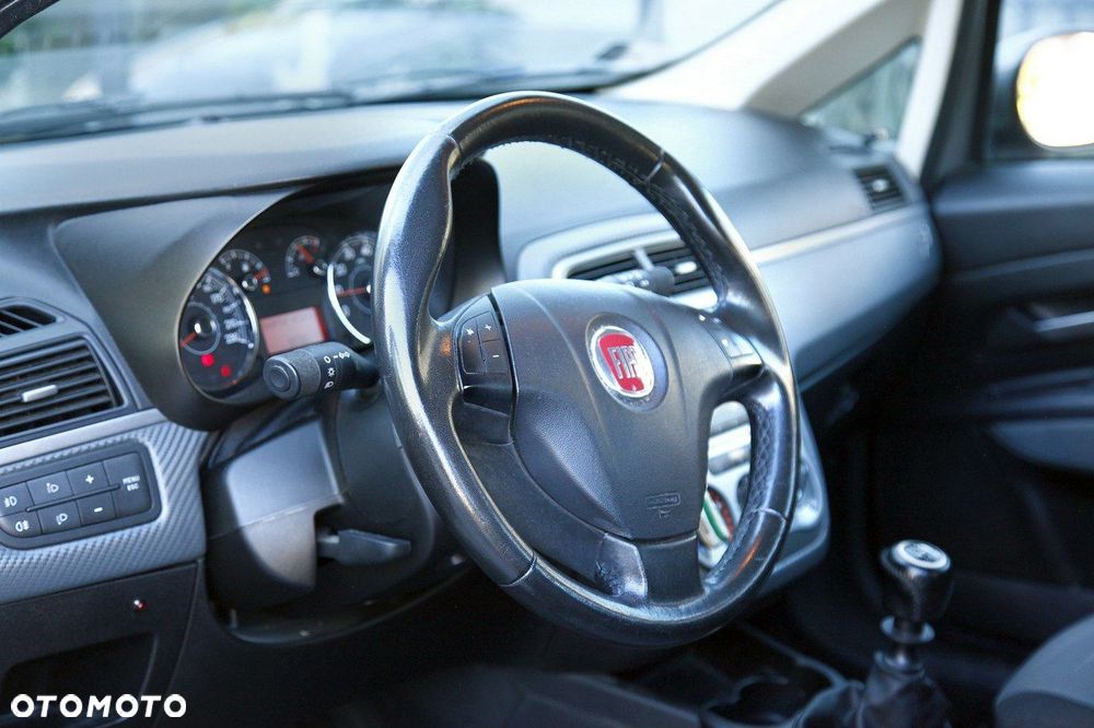 Fiat Punto 1.4 Young - 10