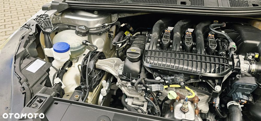 Peugeot 208 - 36