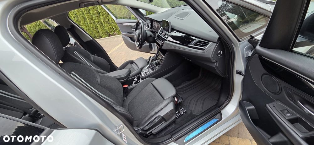 BMW Seria 2 220d xDrive - 5