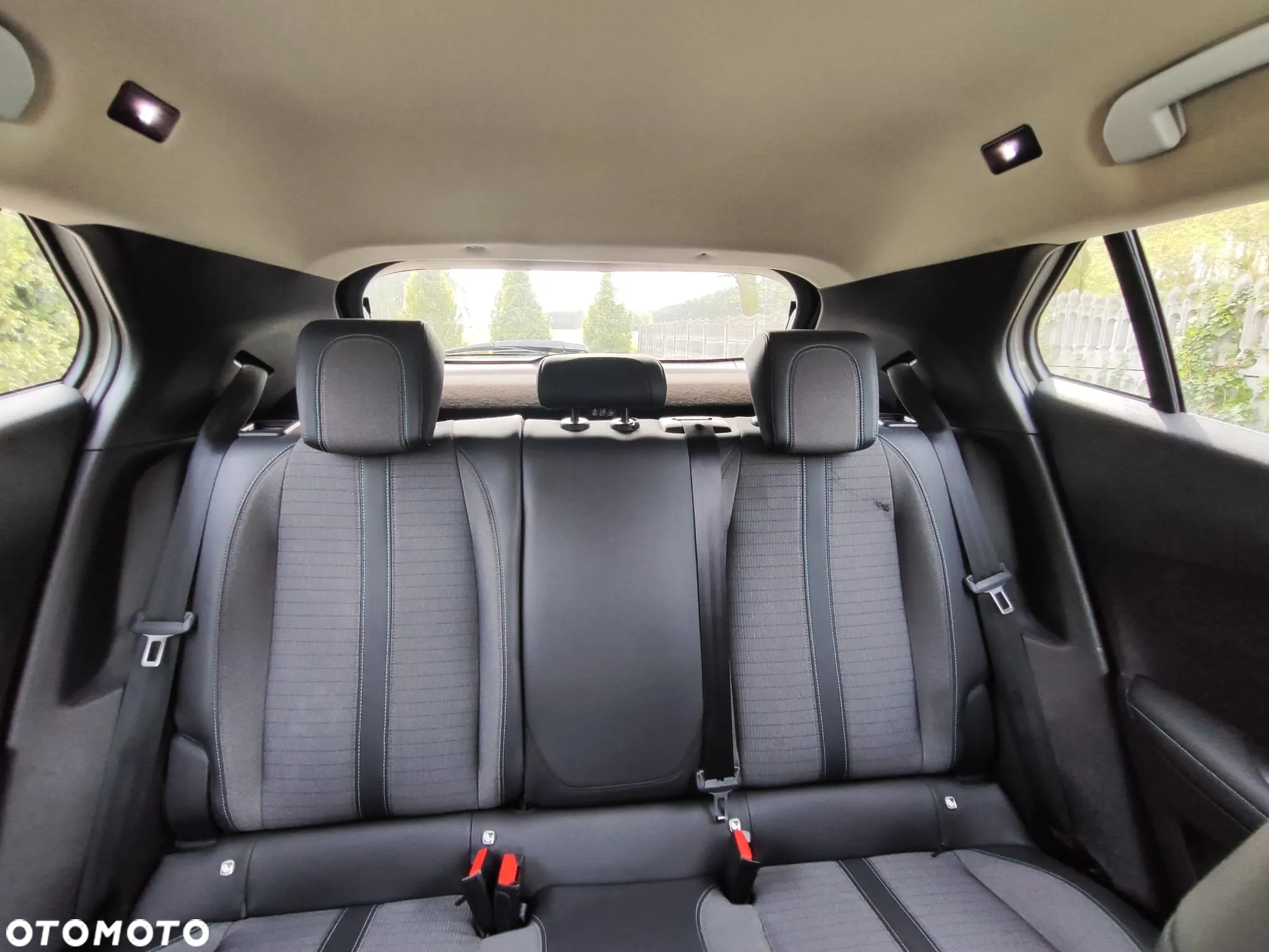 Peugeot 2008 PureTech 130 Allure Pack - 12