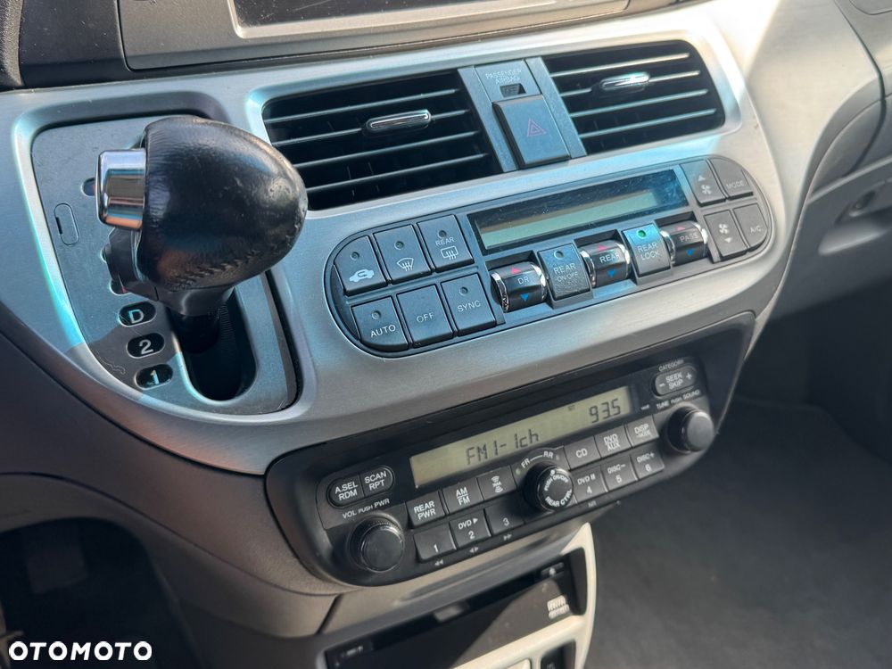 Honda Odyssey 3.5 LX - 16