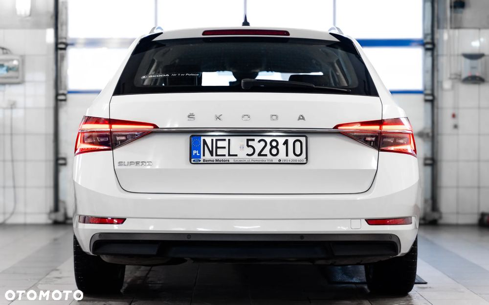 Skoda Superb 2.0 TDI Ambition DSG - 6