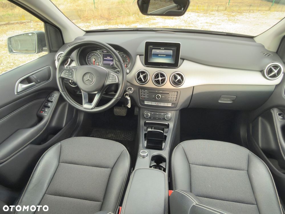 Mercedes-Benz Klasa B 220 4-Matic AMG Line - 16