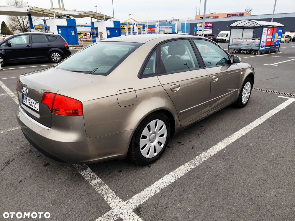 Audi A4 Limousine - 4