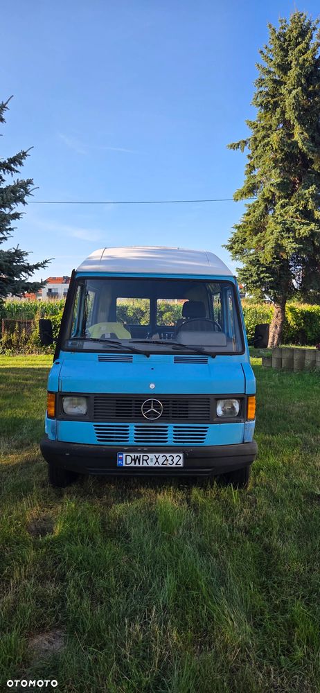Mercedes-Benz 208d - 1