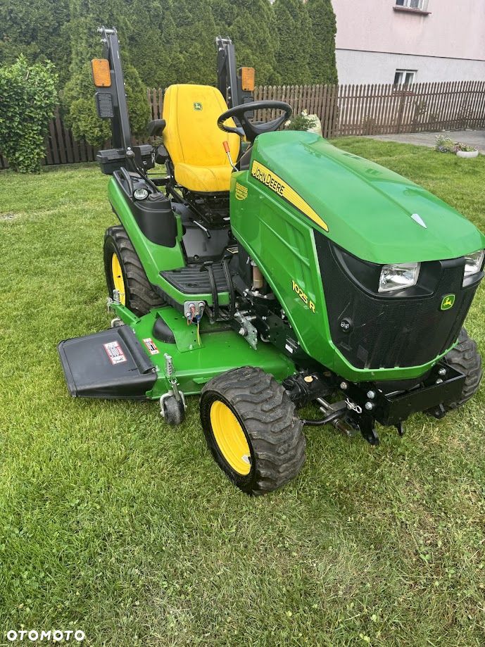 John Deere 2025R - 7