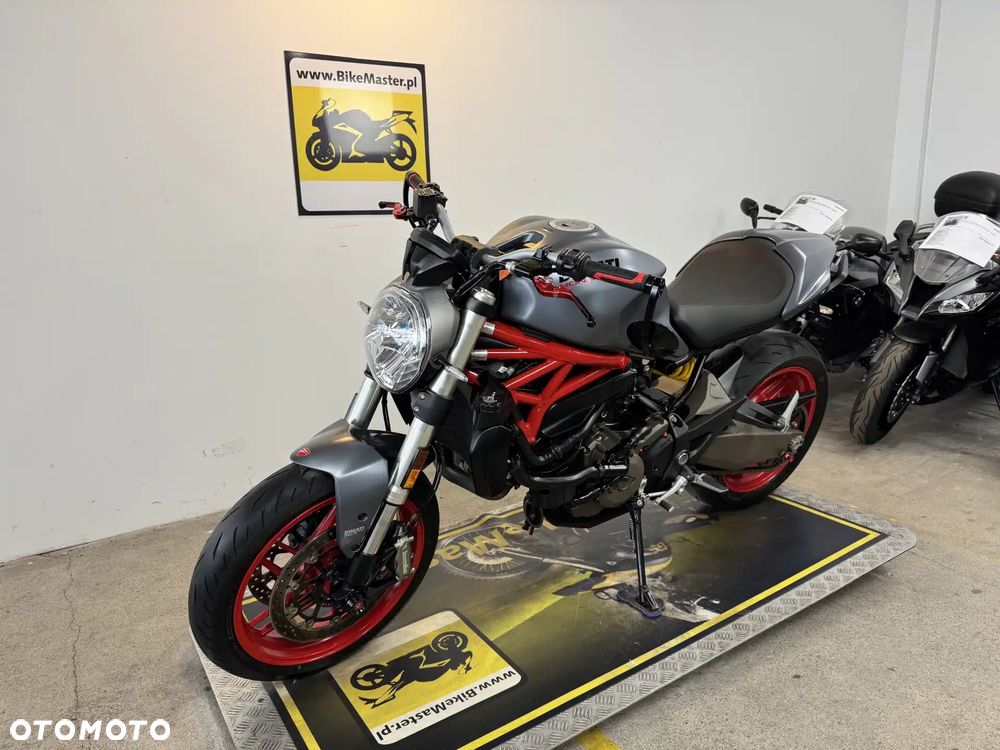 Ducati Monster - 4