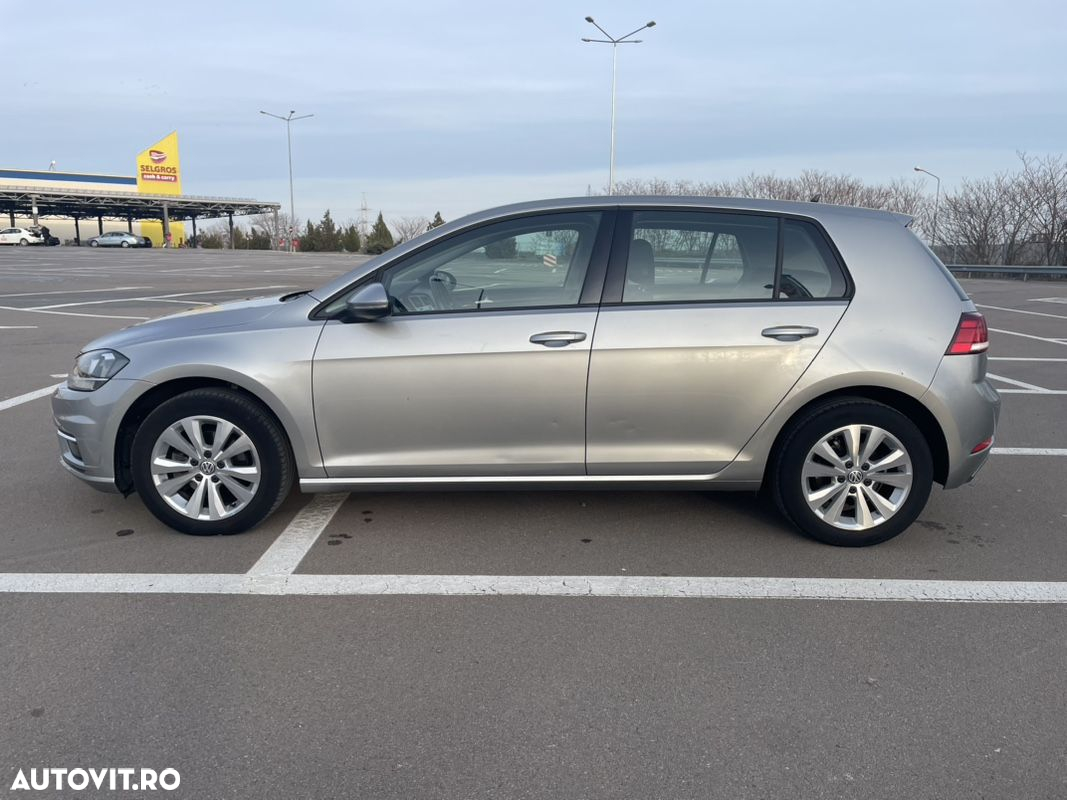 Volkswagen Golf - 10