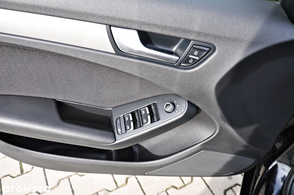 Audi A4 Avant 2.0 TDI ultra - 33