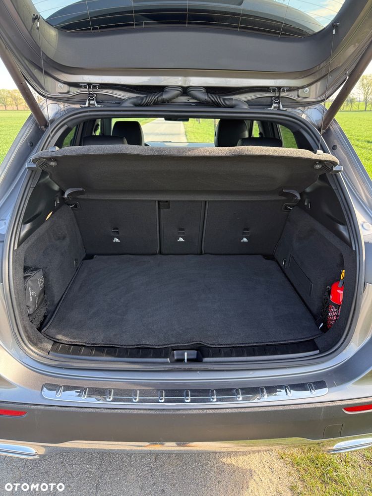 Mercedes-Benz GLA 250 4-Matic - 11